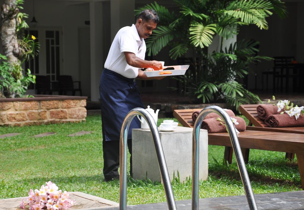 Lanka Bangla Inn Villas Restaurant & Travels Katunayaka Exterior foto