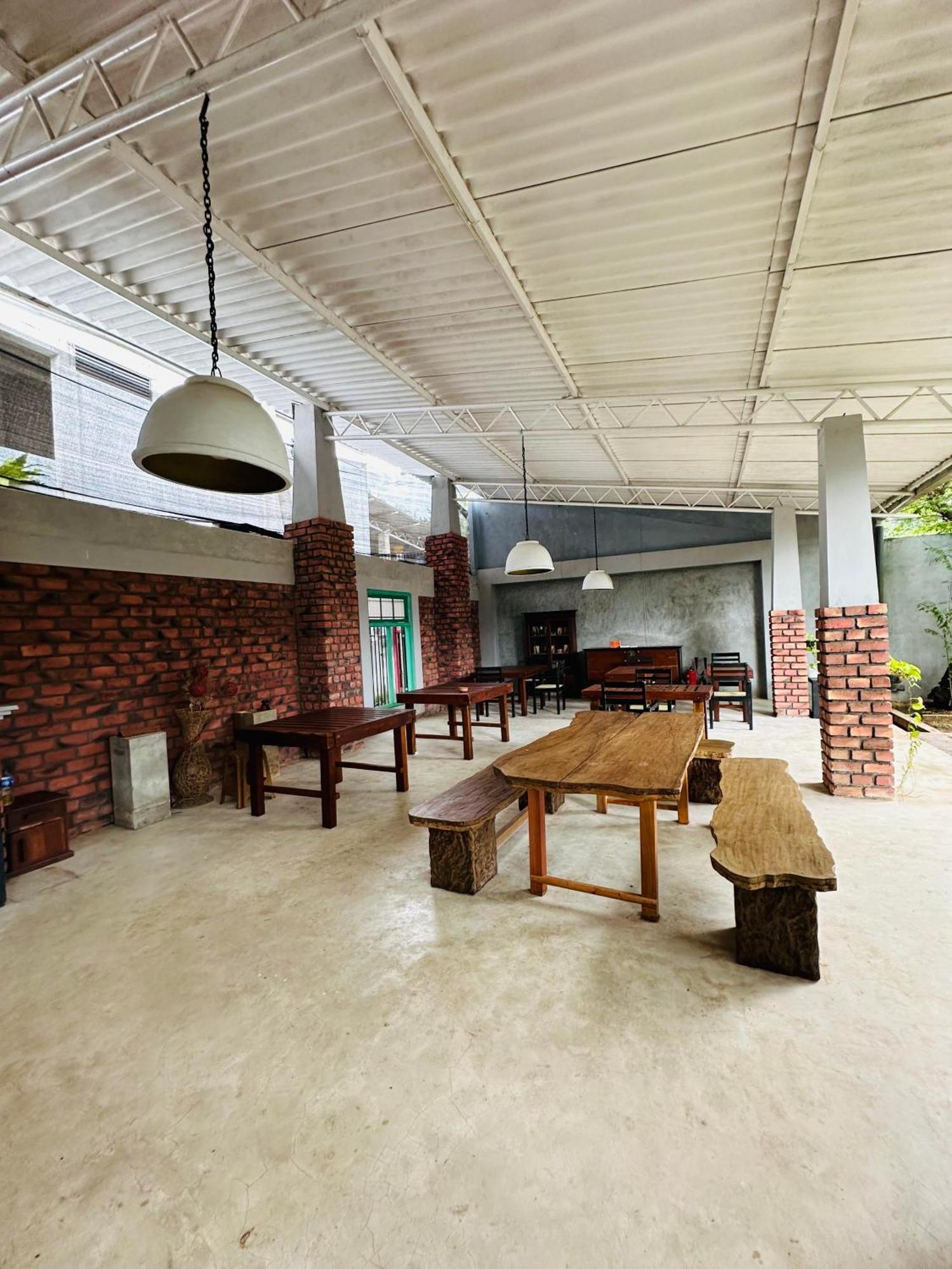 Lanka Bangla Inn Villas Restaurant & Travels Katunayaka Exterior foto